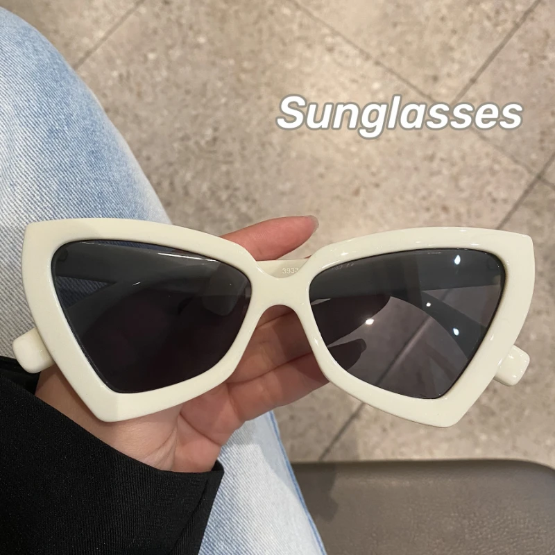 

New Large Frame Retro Triangular Sunglasses Personalized Black Hip-hop Sunglasses UV Resistant Cat Eyes Trendy Women's Glasses