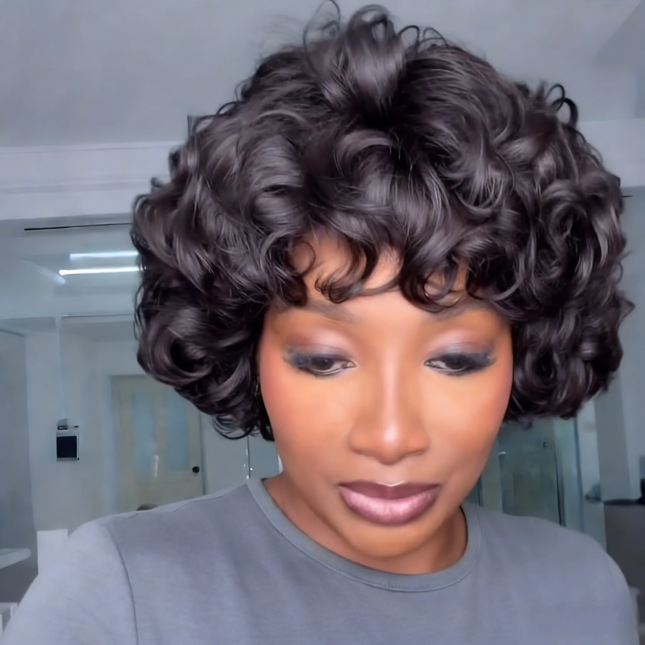 ?   브라질산 인모 가발 짧은 픽시컷 에그밥, 탄력 있는 곱슬머리, 자연스러운 스프링 컬, 여성용, 풀머신메이드