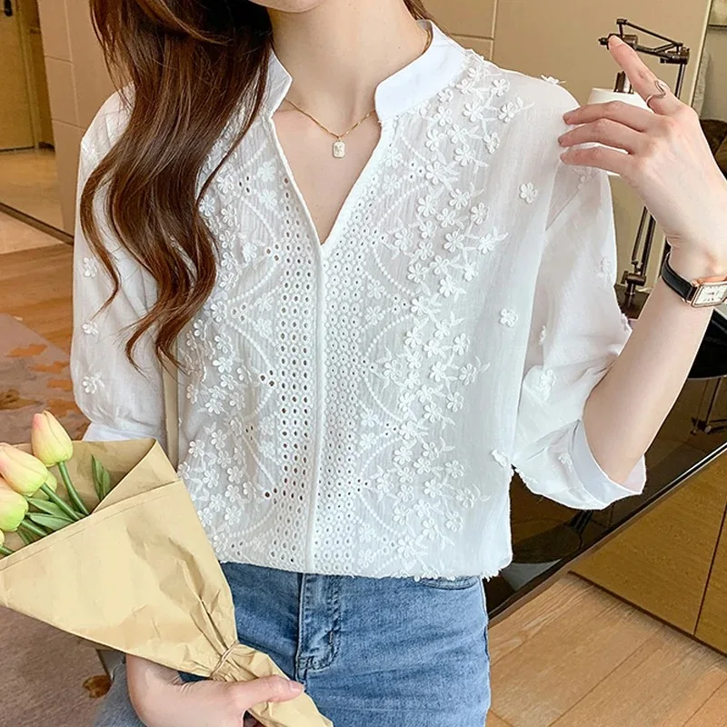 Fashion 3D Embroidery Cotton White Blouse Short Sleeve Women Shirt V-neck Lantern Sleeve Irregular Tops Blouses Blusas 14204