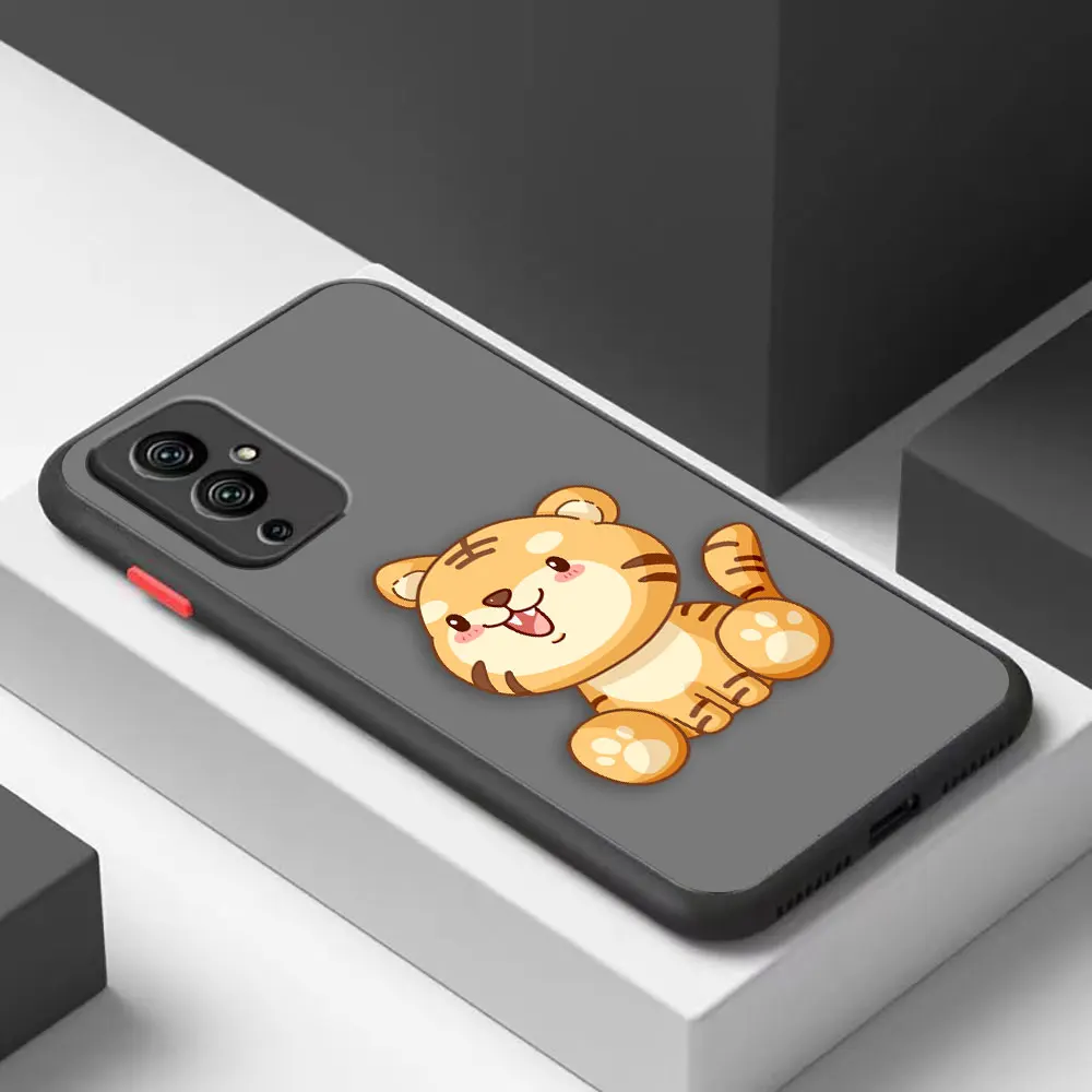 thumbnail image 1 of Funda de teléfono mate para Oneplus 10 9 8T 8 7 7T 6 6T 5 PRO NORD CE 2 N10 N100 5G Funda Coque Capa Shell lindo pequeño tigre, 1 of 5