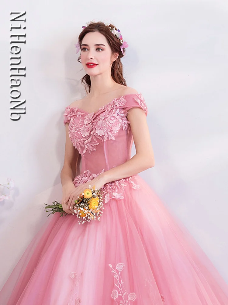 Abiti Quinceanera Sweet Party Prom Dress Luxury Off spalla Ball Gown 16 colori Vestidos Plus Size