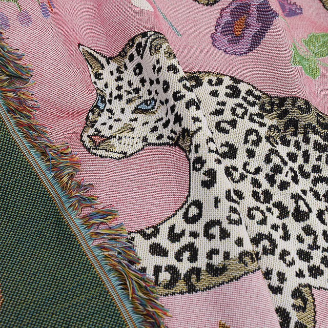 Beach Pink Blankets for Sofa Jacquard Leopard Blanket