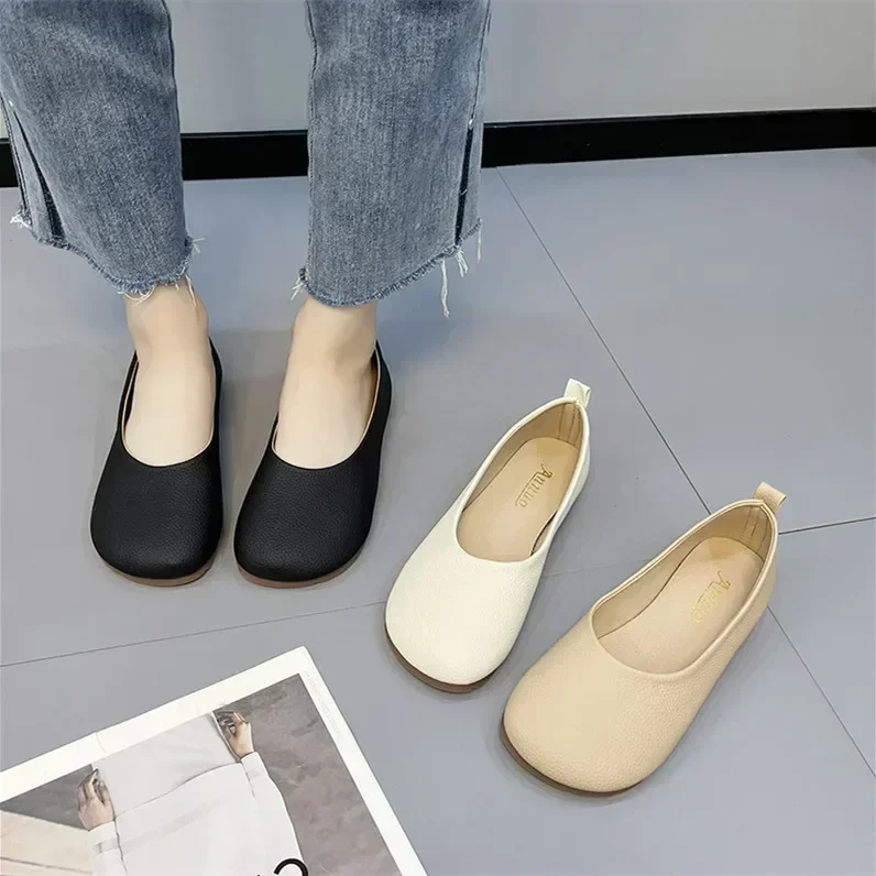 Women's Slip on Leather Loafers Spring Autumn Fashion Ballet Shoes Ladies Casual Round Toe Cute Flats Nurse Shoes Sneakers women shoes,women sneakers,women flats,casual shoes