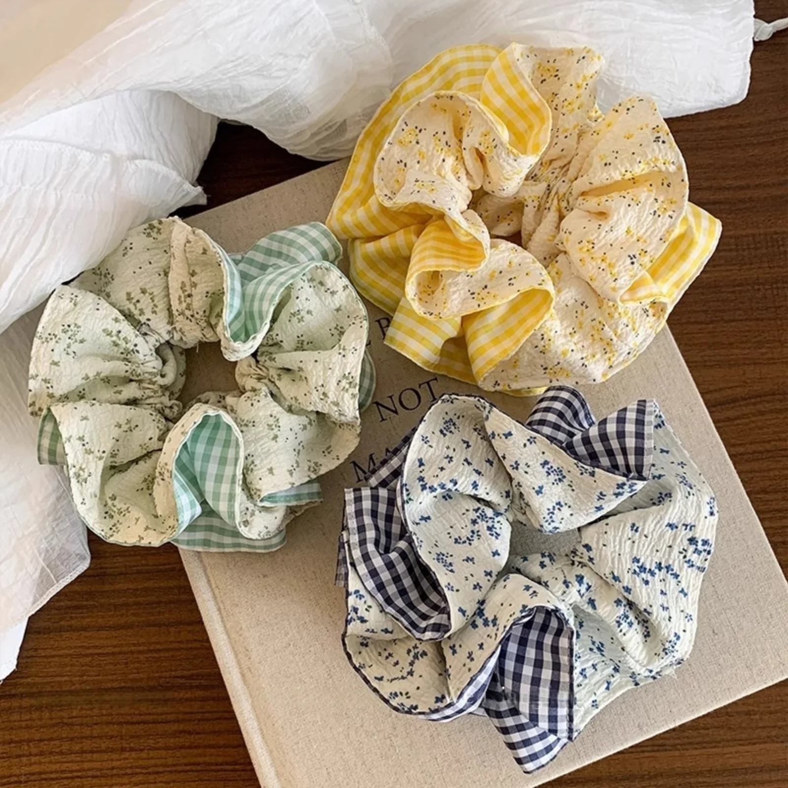 1PC Double - Sided Scrunchies, Floral & Gingham Patterns, Fashionable Hair Ties for Women's Charming Looks