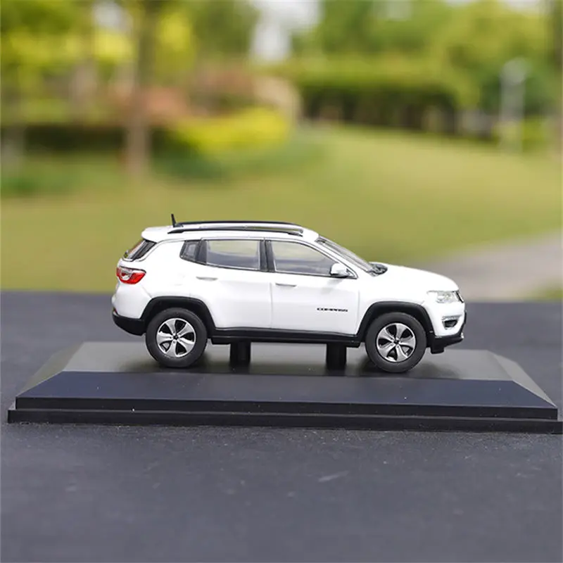 1:43 Jeeps Compass SUV Alloy Car Model Diecast Metal Off-road Vehicle Car Model Simulation Miniature Scale Collection Kids Gift 4