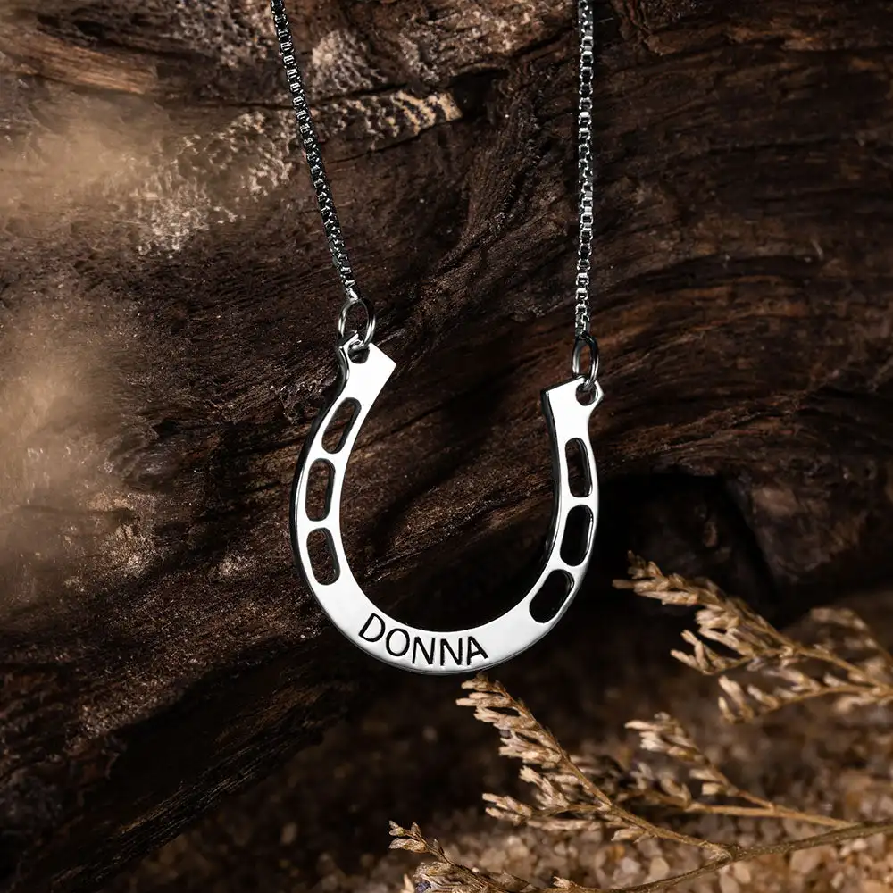Good Luck Custom Horseshoe Name Necklace Personalized Engraved Name Pendant Necklace with Box Chain