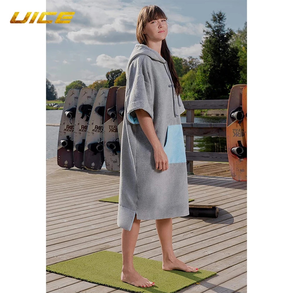Badjas poncho met capuchon voor zwemmen en strand activiteiten_voghion.com