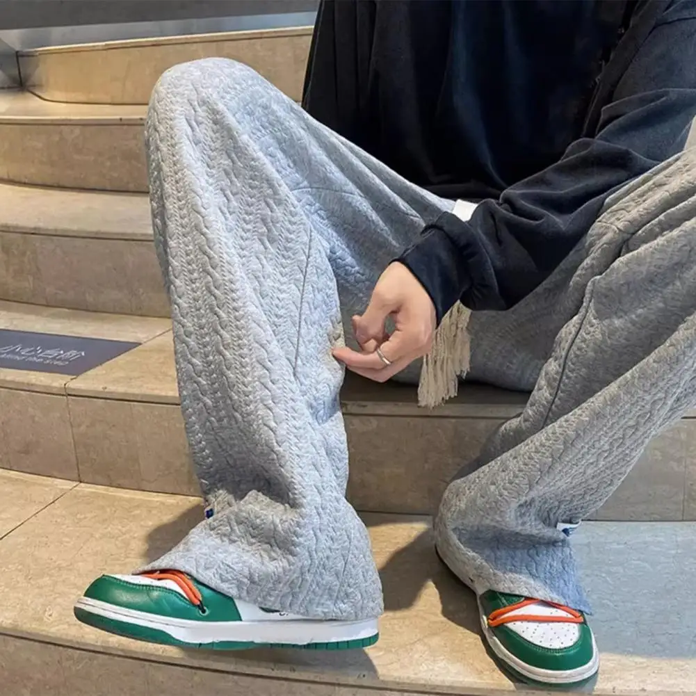 Рисунок 3 - Спортивные штаны с прямыми штанинами