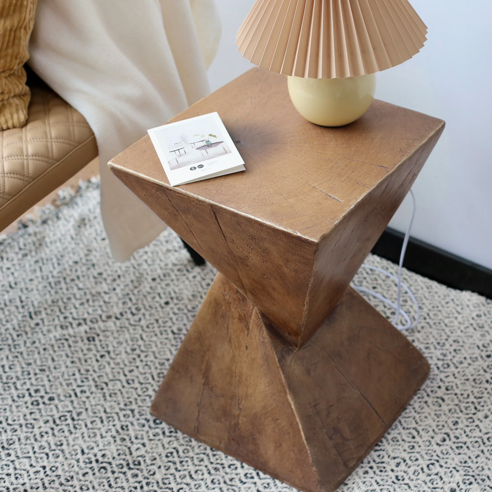 Lightweight Concrete Accent Table,Modern Geometry Side Table for Indoor and Outdoor,Small Bedside End Table Sofa Vanity Coffee