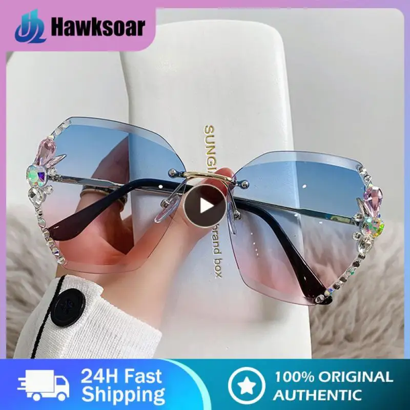 

1PCS Vintage Rimless Rhinestone Sunglasses Brand Designer Sunglasses Retro Cutting Lens Gradient Sun Glasses Female Shades UV400