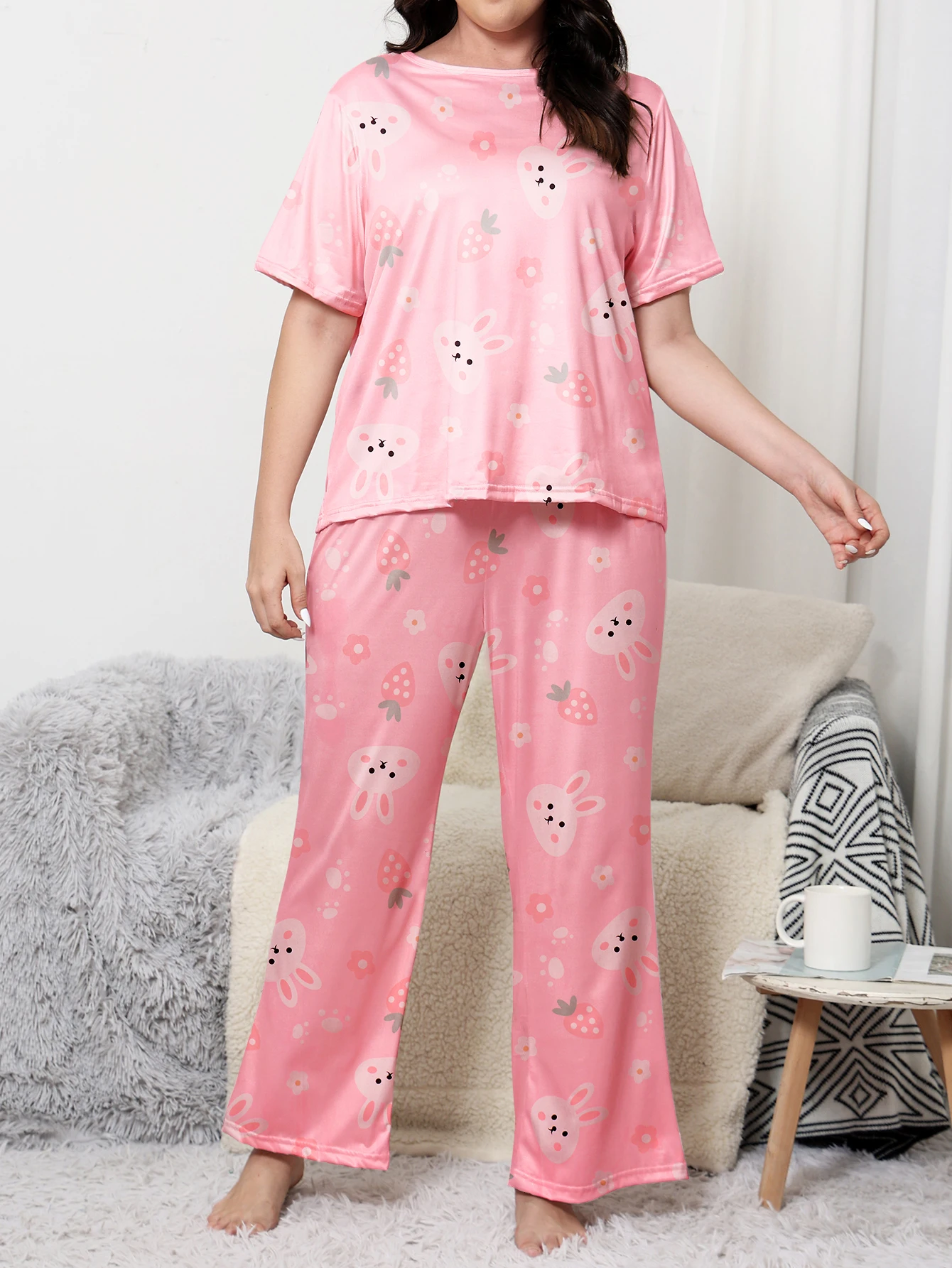 Plus size pajama set, short sleeved long pants, cute rabbit home clothing can be worn out in various sizes of 1-5XL