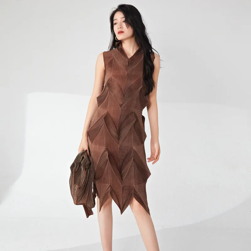 

Женское платье с V-образным вырезом, без рукавов