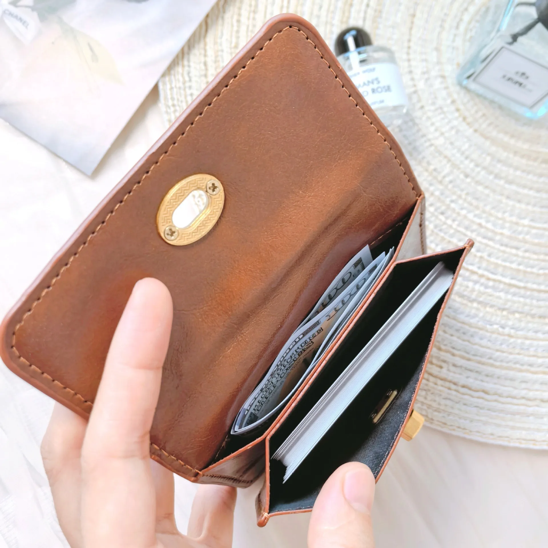 Retro Chic PU Leather Coin Purse and Card Holder - Women's Fashion Accessory