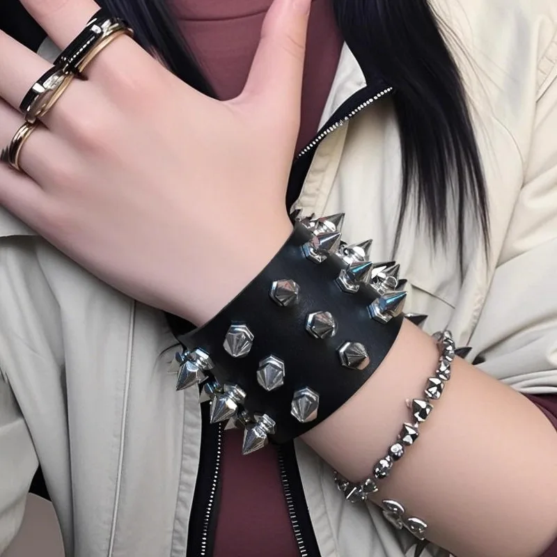 Retro Punk Wide Pu Leather Bracelets with Metal Spike Studded  Adjustable Spike Rivets Cuff Bangle Hip-hop Fashion Accessories