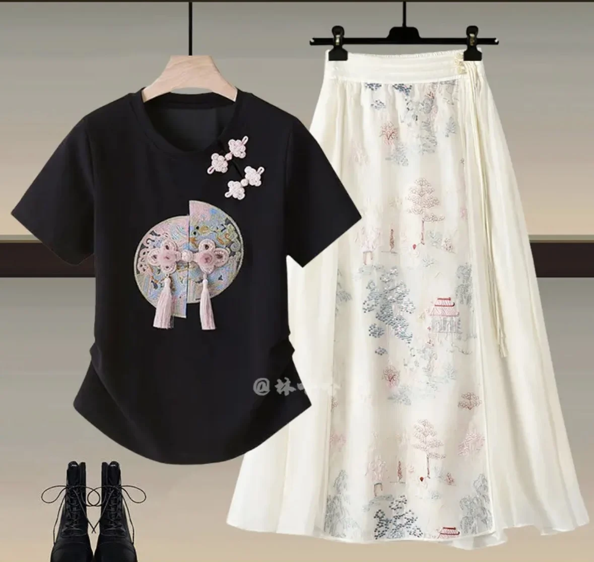 Рисунок 5 - Новый китайский женский костюм