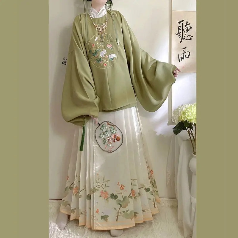 

2023 Chinese Lunar Year of the Rabbit Hanfu Women's Round Neck Robe Skirt Pipa Sleeve Horse Face Skirt Winter Ming Dynasty Mamia