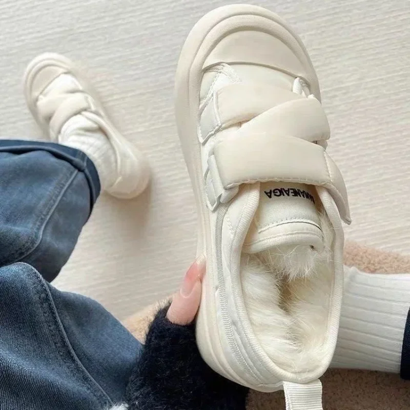 Winter Womens Platform Sneakers Fashion Korean Version Bread Shoe Plush Warm Cotton Shoes Designer Shoes for Women Zapatos Mujer 2