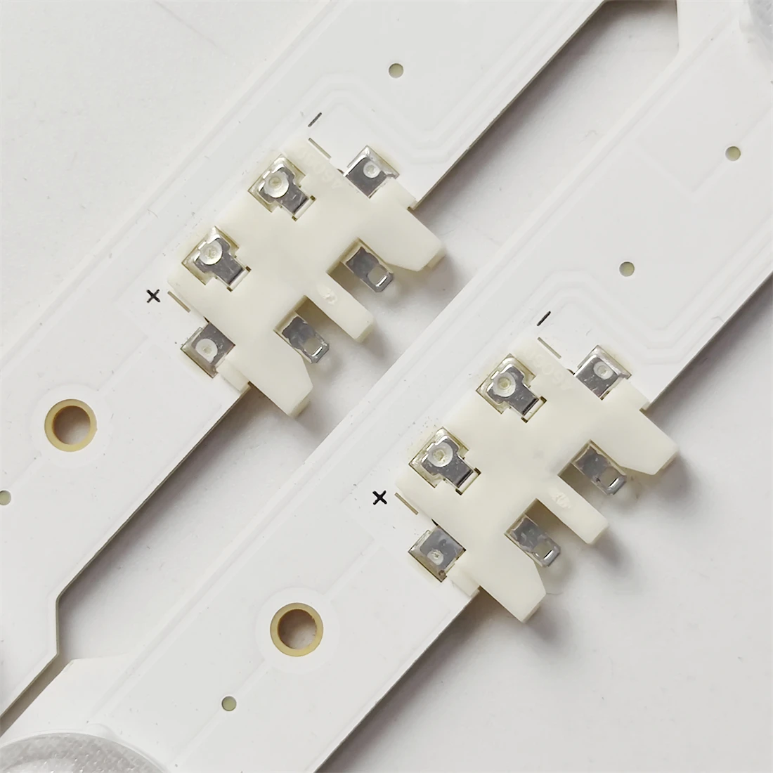 LED Ʈ Ʈ , ް R09 REV1.0 _ 140526 LM41-00091Y, LM41-00093A BN96-33495A, 18