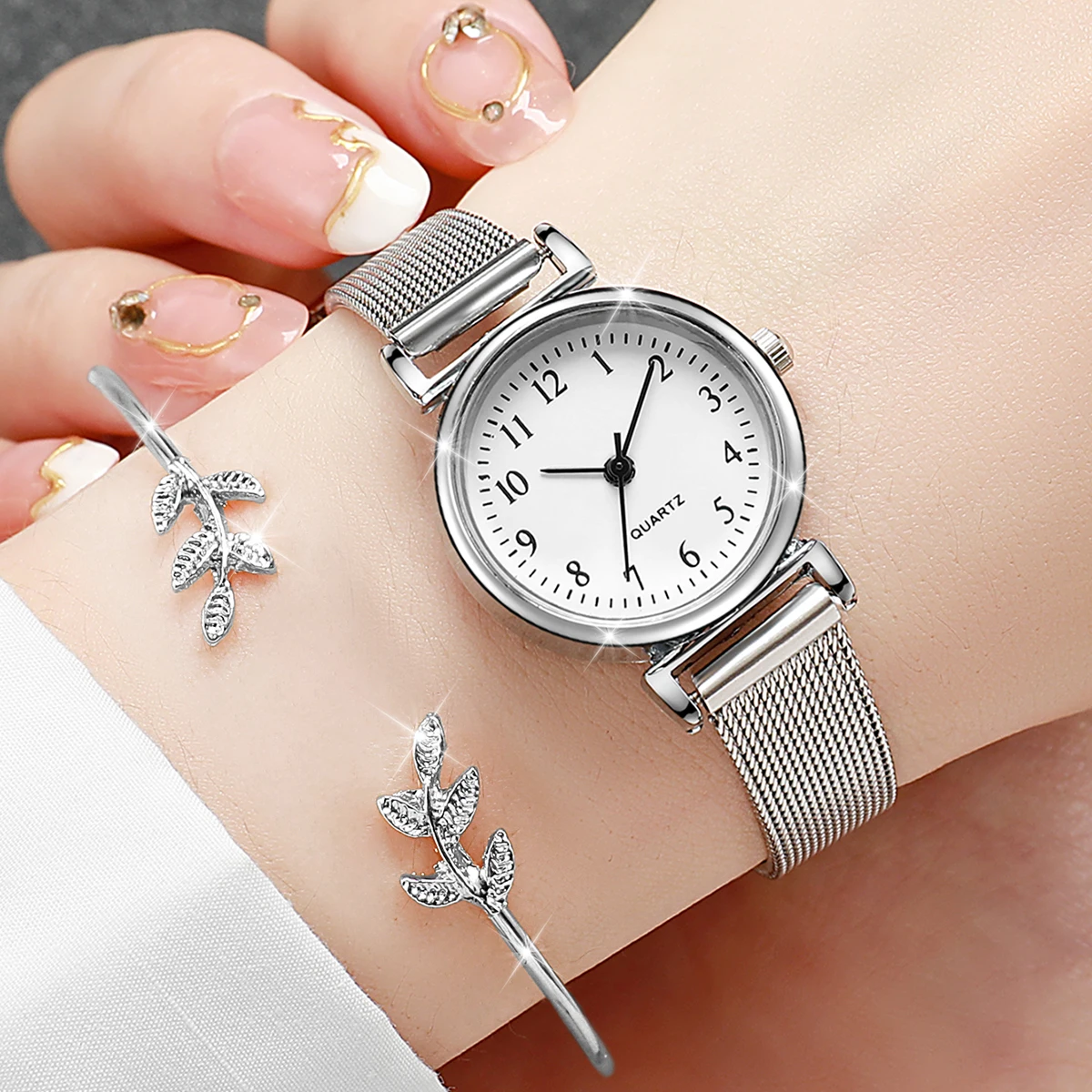 2PCs/Set Fashion Women's Watch Casual Mesh Strap Round Dial Quartz Watch with Leaf Shaped Bracelet(Box Not Include)