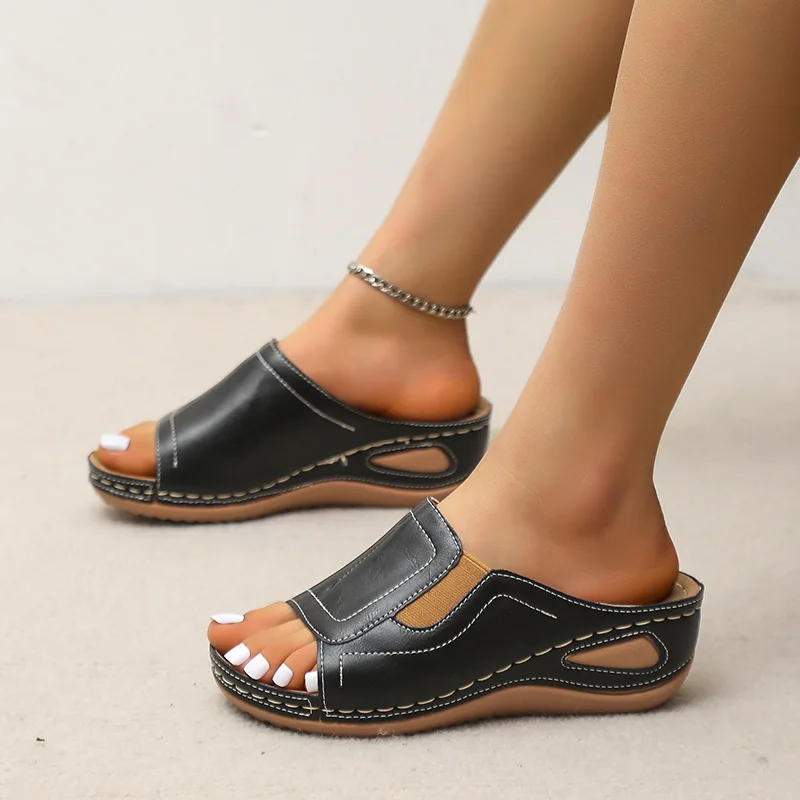 2023 New Women Shoes Solid Soft Leather Female Flipflop Slippers Summer Fashion Heels Slides Shoes For Girls Comfortable Sandals