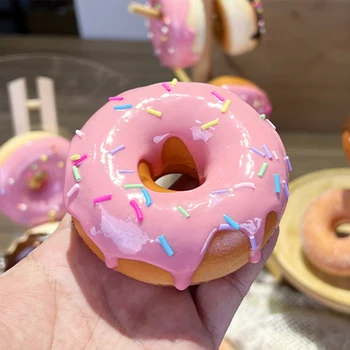 Simulación de donuts redondos alimentos falsos hechos a mano suave Pan Pu agujas de color paredes rosas decoradas con pasteles de chocolate dulces DIY espectáculo juego de regalos