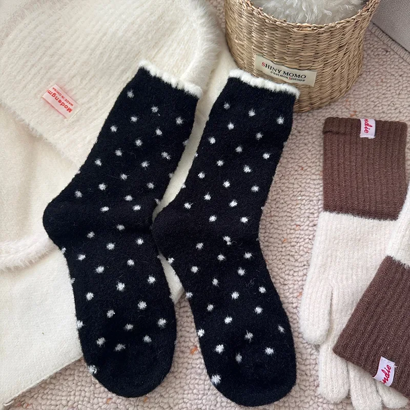 Winter Warme Verdickte Polka Dot Plüsch Socken Frauen Mädchen Mid-kalb Socken Herbst Verdickt Gepolsterte Warme Socken Hause schlaf Boden Sox – Detail 5
