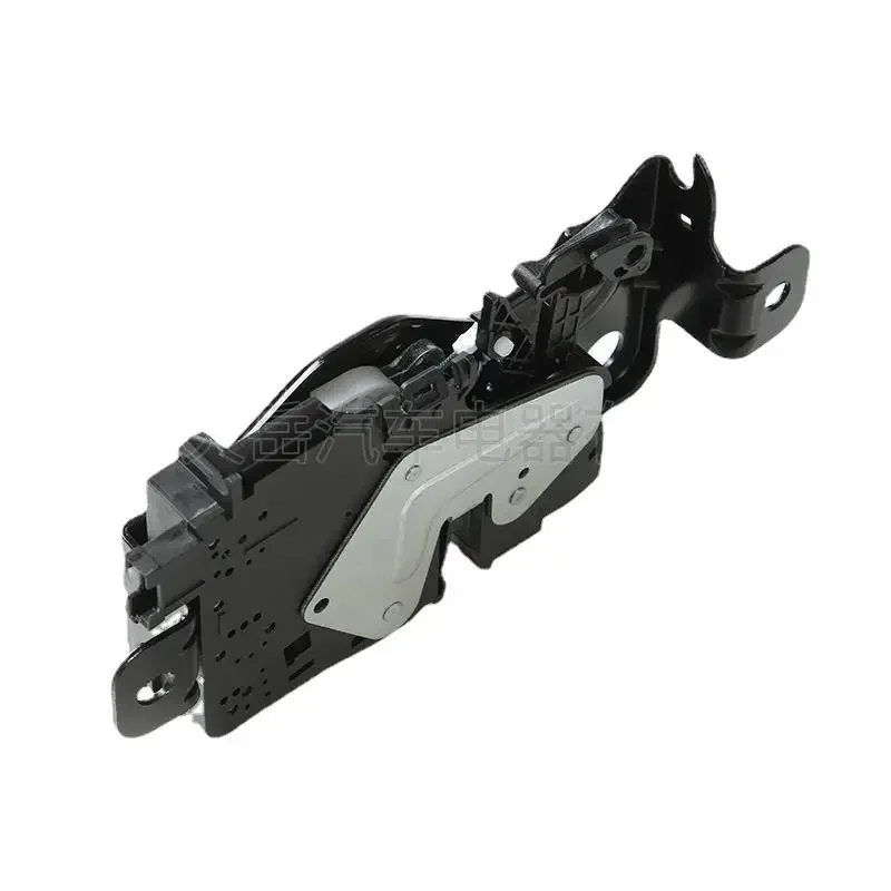 

Замок для багажника BMW F40 1 X1 51247383282