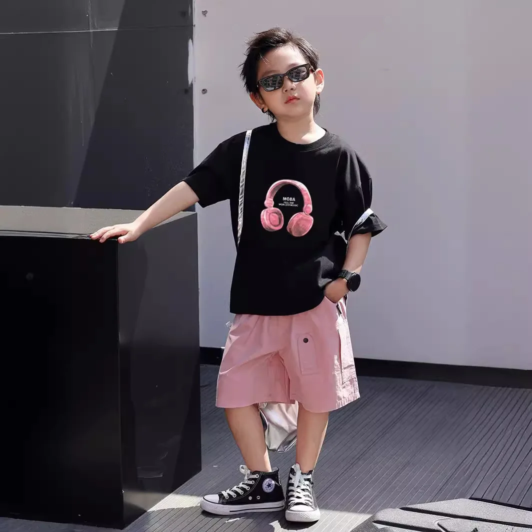 

Kids T-shirt Summer 2024 Childrens Earphone Print Pattern Short Sleeved T-shirt Fashionable Trend for Men and Womens Clothing