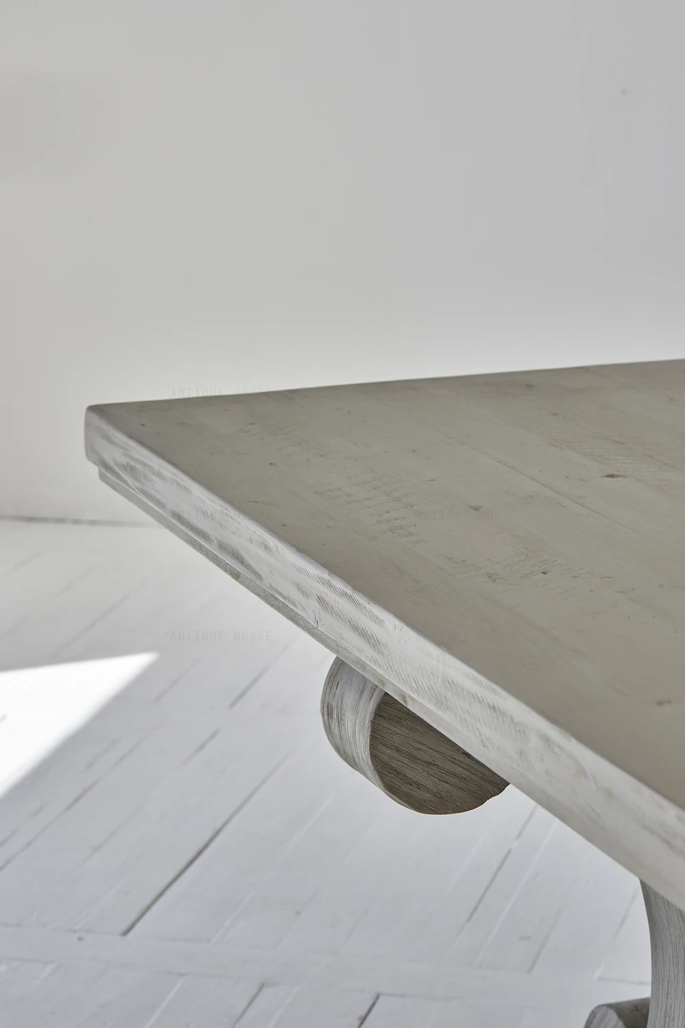 Рисунок 6 - Новая Скандинавская мебель классическая