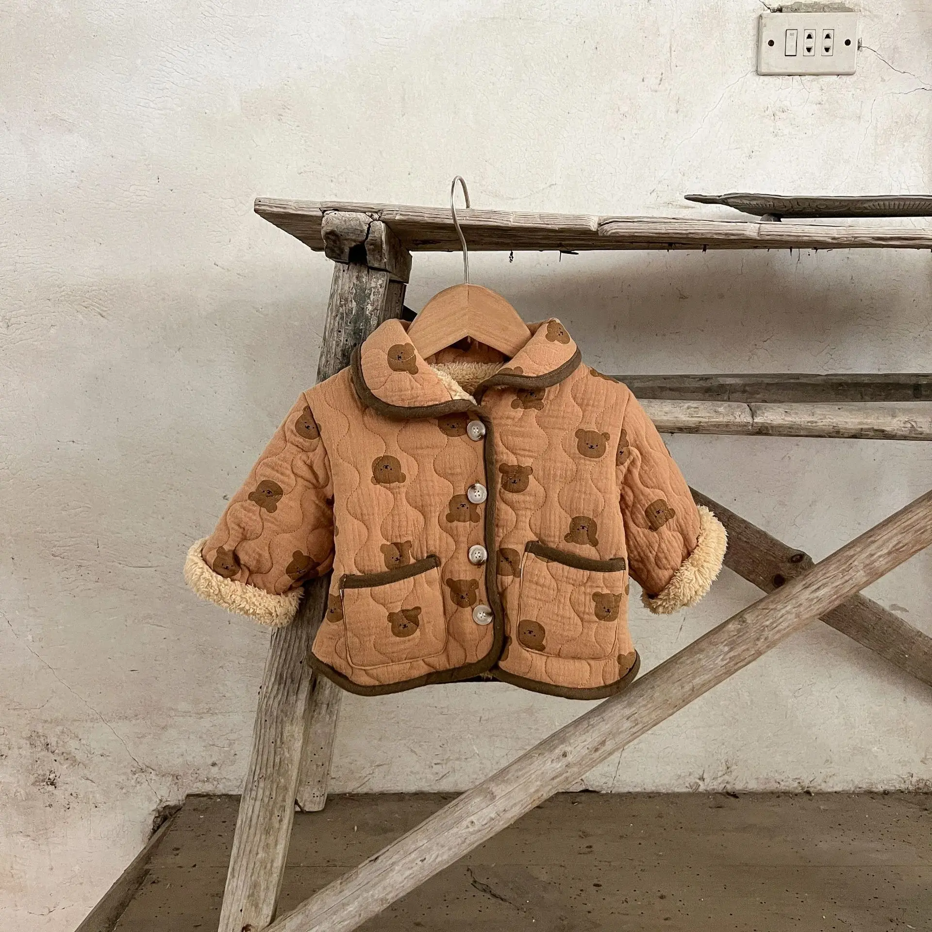 Ins Winter Newborn Girl Parkas Cotton Padded Bear Printed Turn Down Collar Baby Girl Jacket Plus Velvet Thicken Infant Coat