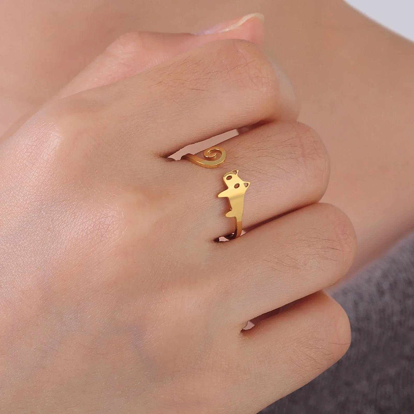 Cat ring wrap around finger