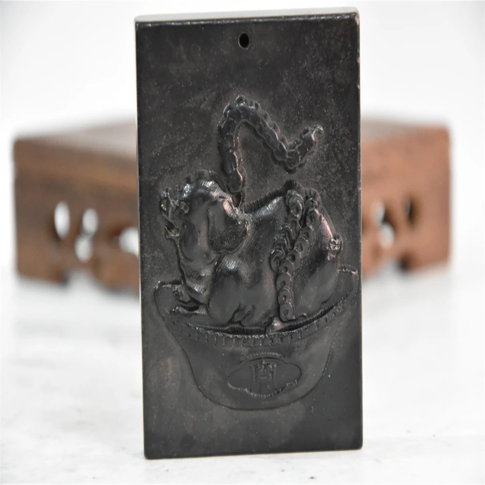 

Hongshan Culture Black Iron Magnetic Force Meteorite Sculpture Luck'12 Zodiac Hog'Waist Tag/Pendant Handicraft Home Decoration