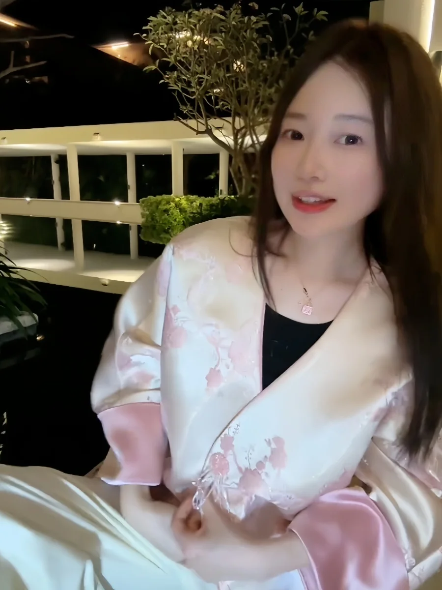 ȭƮ    V  ٿ  ĳ־ ȭƮ ȭƮ    Ŷ 