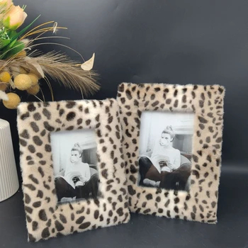 Pezzo decorativo per la casa con cornice per foto in peluche moderna, creativa e squisita