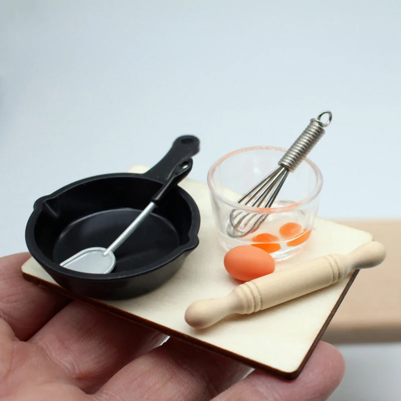 Miniature Dollhouse Bread Machine with Toast - 1/12 Scale Mini Kitchen Accessory