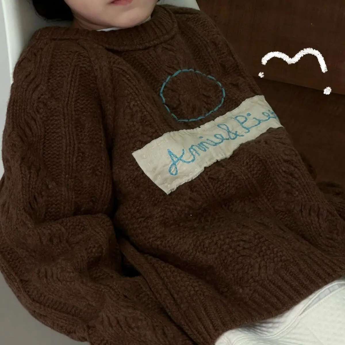 

Детский свитер, новинка сезона осень-зима 2023, модная плотная верхняя одежда в Корейском стиле с надписью, детский топ с длинным рукавом, однотонная детская одежда