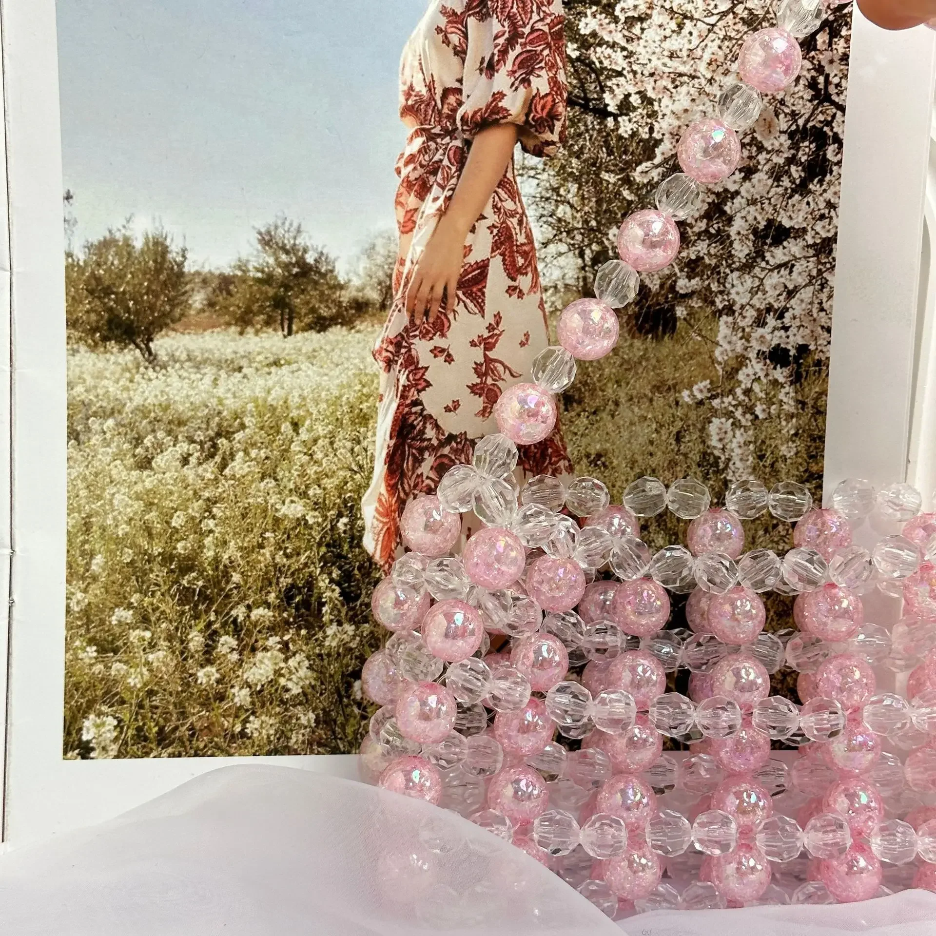 Sweet Colorful Pink Hollow Beaded Handbags Fine Hand-weave Beading Chain Tote Handbags For Women Prom Party Clutches Purses