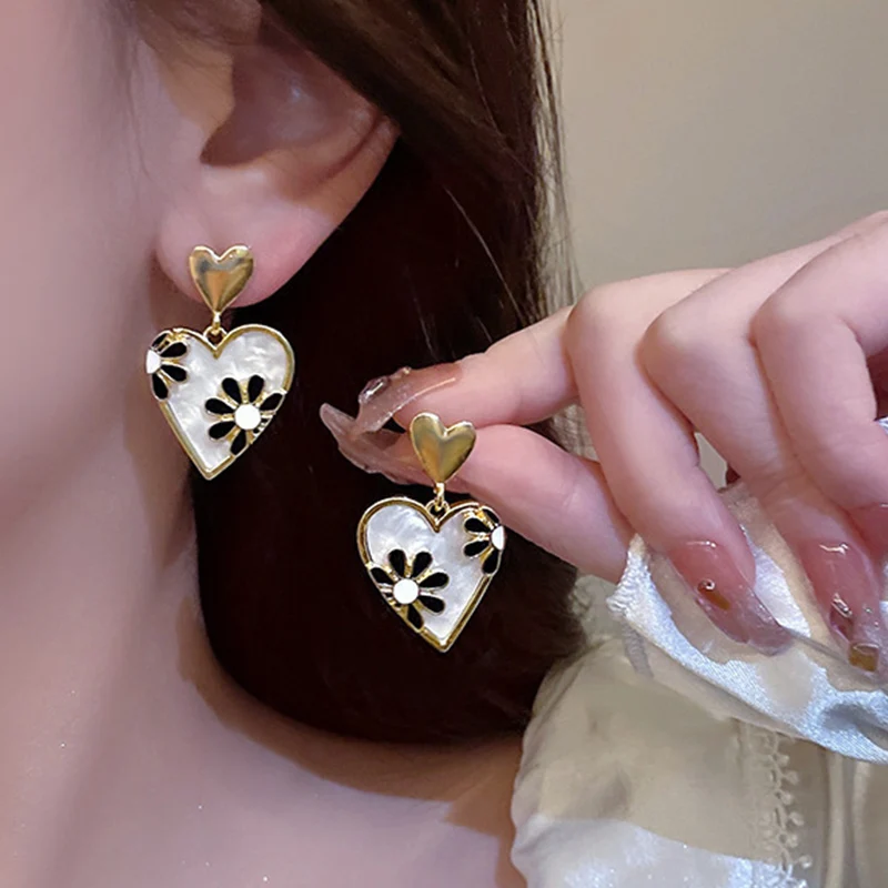 Koreanische Vintage Blume Herz Stud Ohrringe Für Frauen Rose Daisy Muster Emaille Ohrringe Braut Hochzeit Party Mode Schmuck