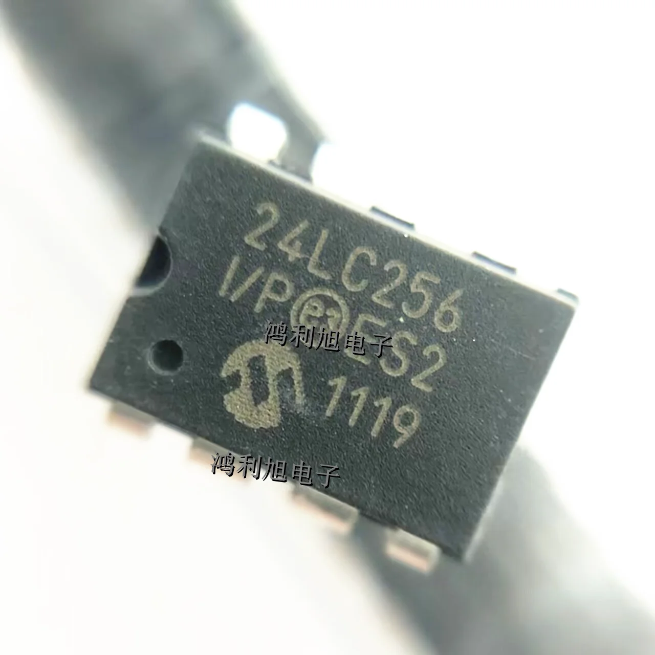 

10 шт./партия 24LC256-I/P 24LC256 EEPROM Serial-I2C 256K-Bit 32K x 8 3,3 V/5V Автомобильная фотокамера 8-Pin PDIP трубка