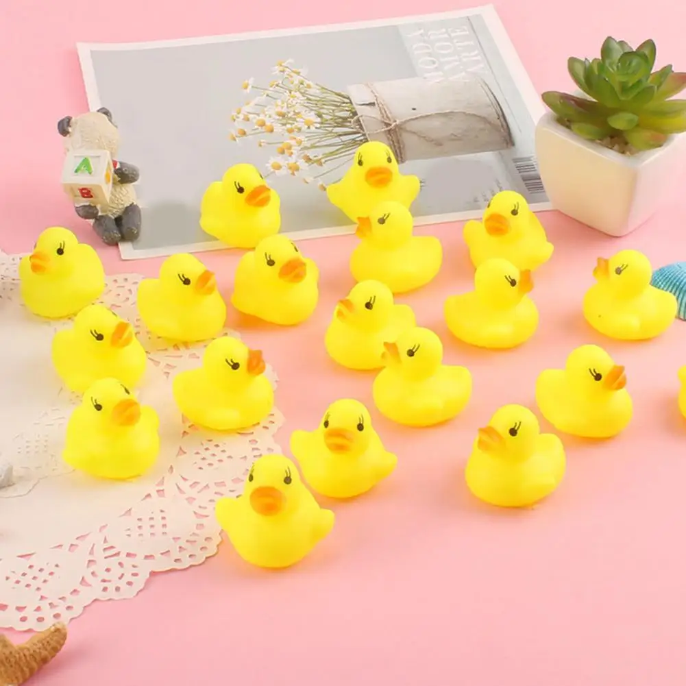 

Bath Duck Toy with Sound Infant Hearing Development Toy Squeaky Duck Bath Toy Set for Children's Hearing Development for Home