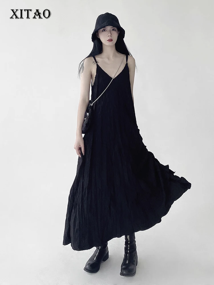 

XITAO Black Folds V-neck Sling Dress Loose Fashion Sleeveless Simplicity Temperament Long Dress 2023 Summer New Women HQQ0867