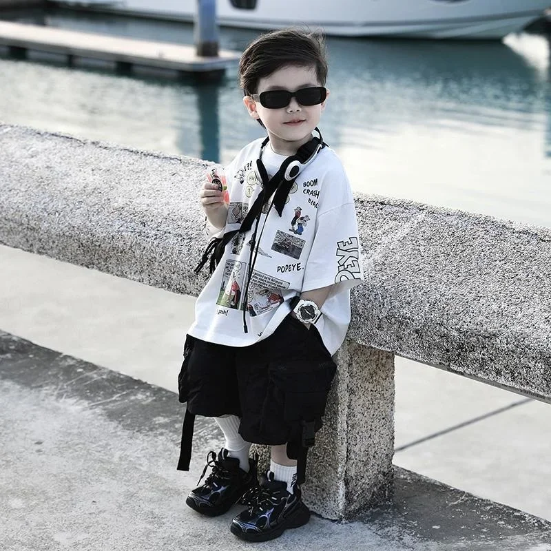 

Новинка лета 2024, уличная одежда в Корейском стиле, комплекты из двух предметов для мальчиков, футболка с мультяшным принтом, модные брюки-карго, женская одежда