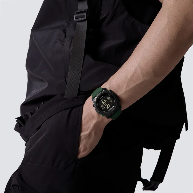 NAVIFORCE NF7104 Men's Fashion Silicone Strap Digital Sport Watch