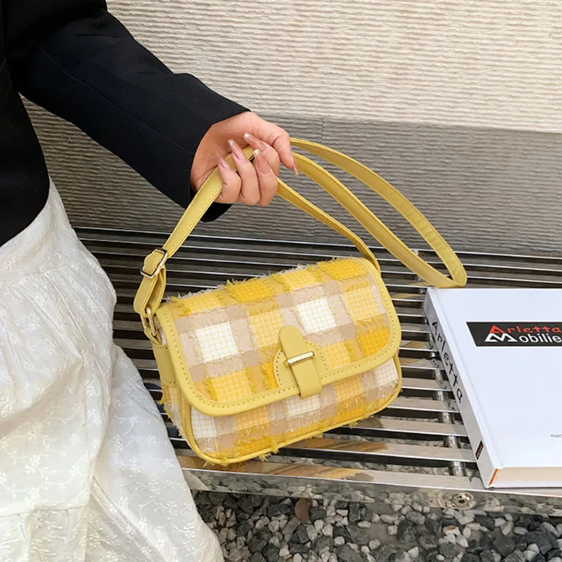 

New Fashion Canvas Shoulder Bag Contrast Checkered Crossbody Bag Commuting Versatile Satchel Ladies Travel Storage Casual Simple