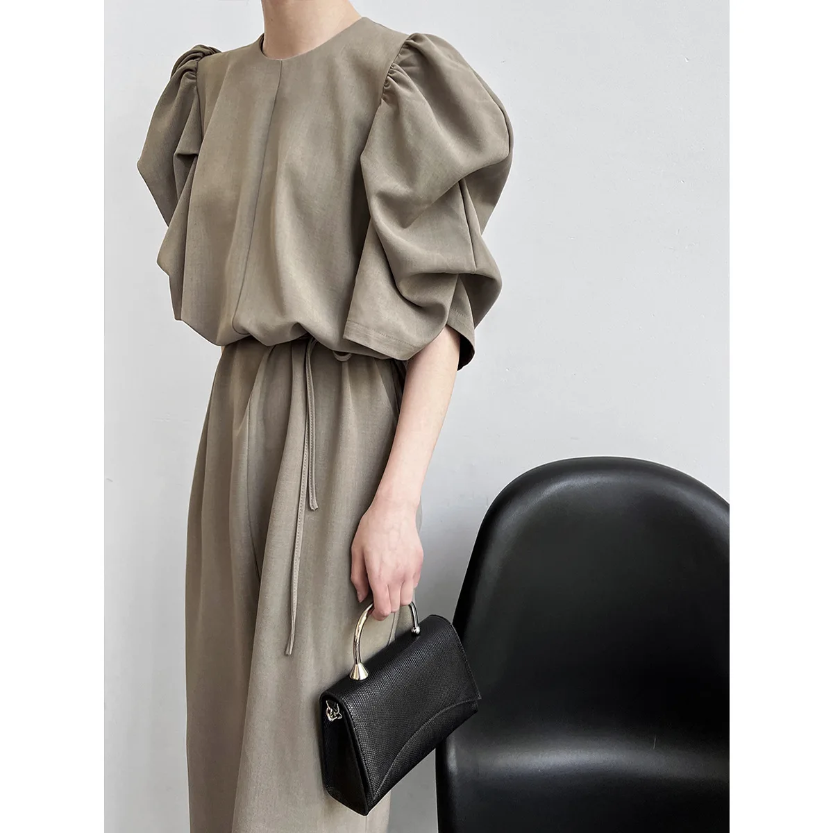 

Женские платья в японском и корейском стиле, модное простое однотонное прямое платье до середины икры с круглым вырезом и рукавами-фонариками