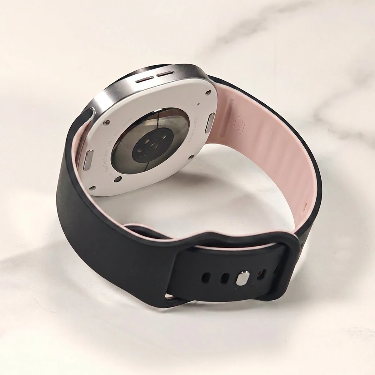 Premium Silicone Sport Band for Smartwatch - Versatile Wristband Bracelet
