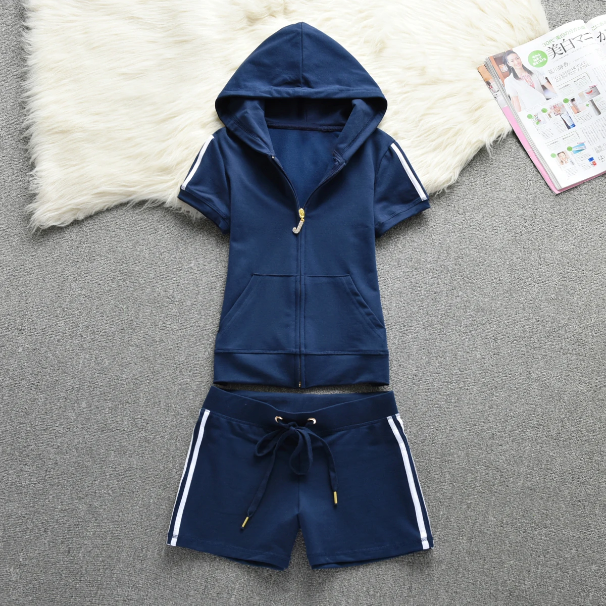 2024 Spring/Summer Set Women's New Design Feeling Zipper Hoodie Fashion Slim Fit Pure Cotton Shorts Age Reducing 2-piece Set