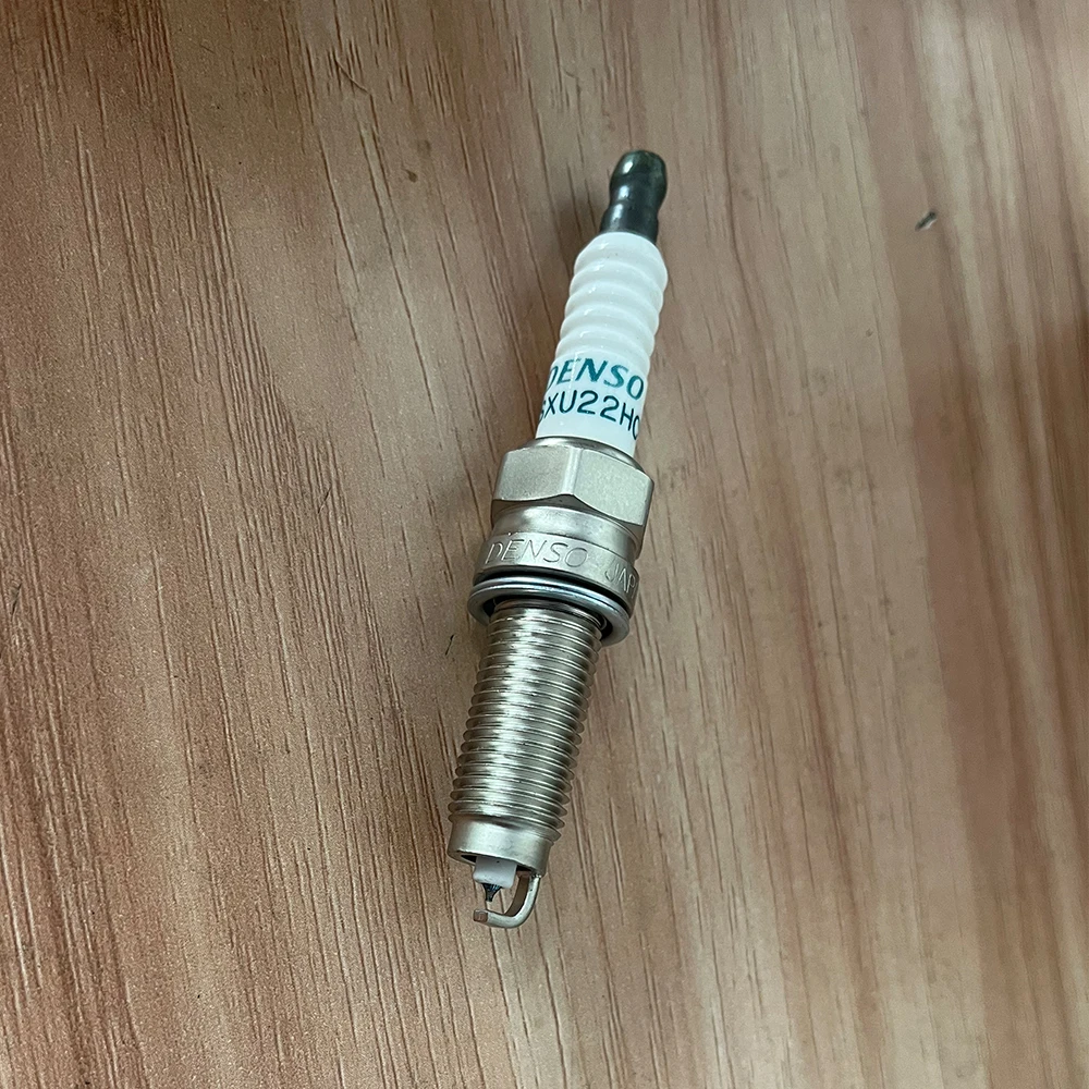 Original New 4PCS FXU16HR11 18847-11160 Iridium Spark Plug