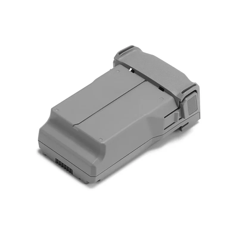 Batterie de vol insérée dans le DJI Mini 5 Pro, prête à décoller avec autonomie prolongée.