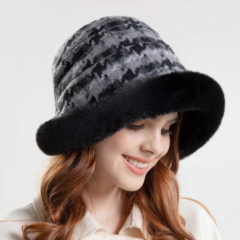 

Winter Hat for Women Plus Velvet Plaid Fisherman Cap Plush Ladies Hats Warm Ear Protection Beanies Outdoor Cold-Proof Bucket Hat